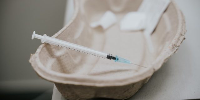 mat-napo-BBdKPGfEGUI-unsplash (1) Verschil tussen Pfizer en Moderna