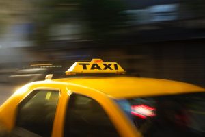 Verschillen tussen het openbaar vervoer en de taxi
