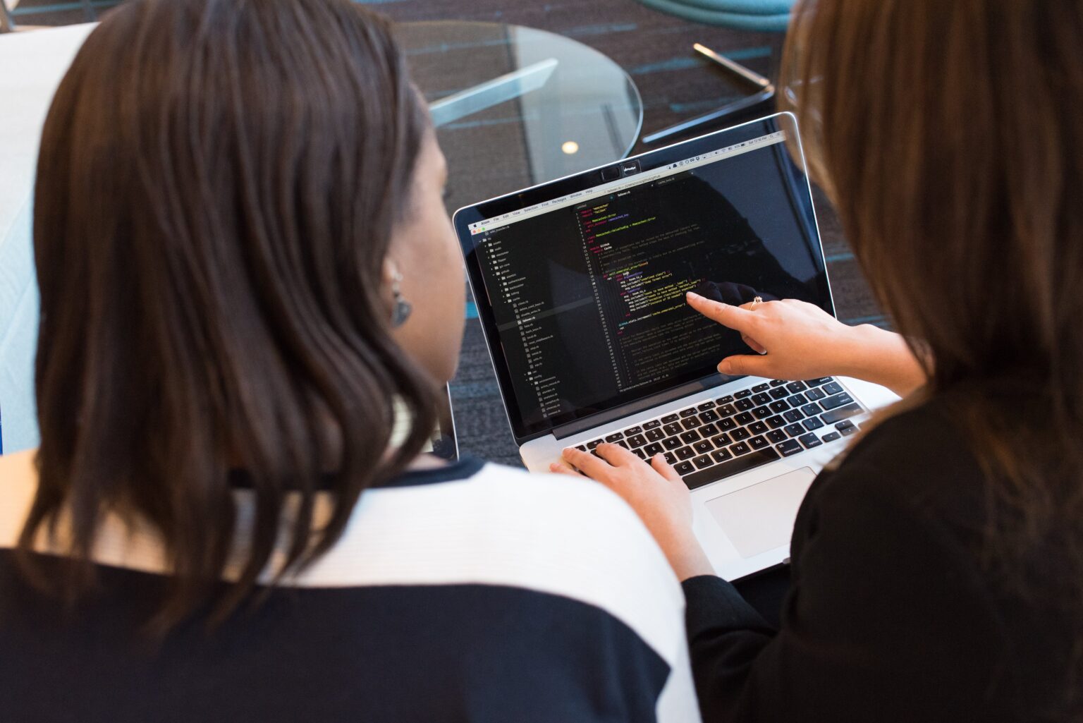 Verschil tussen IT en ICT | Alle verschillen uitgelegd.