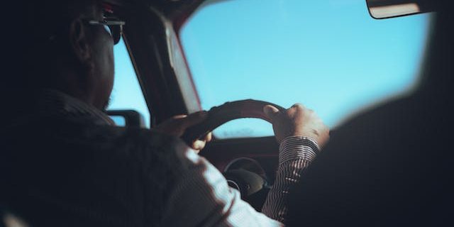 pexels-selvin-esteban-19108075 rijlessen