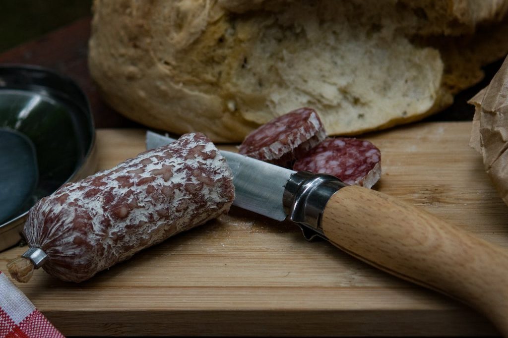 Het verschil tussen cervelaat en salami Alle verschillen uitgelegd.