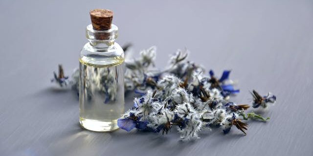 pexels-mareefe-932577 verschil etherische en essentiële olie