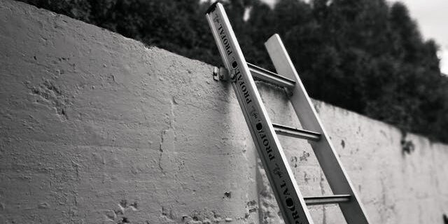 Verschil tussen een verhuislift en een ladderlift